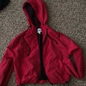 Cropped wind breaker